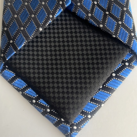 Sean John Blue, Black & White Silk Tie - Picture 3 of 6